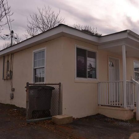 Bright And Cozy Lighthouse Cottage In Greenville Sc מראה חיצוני תמונה