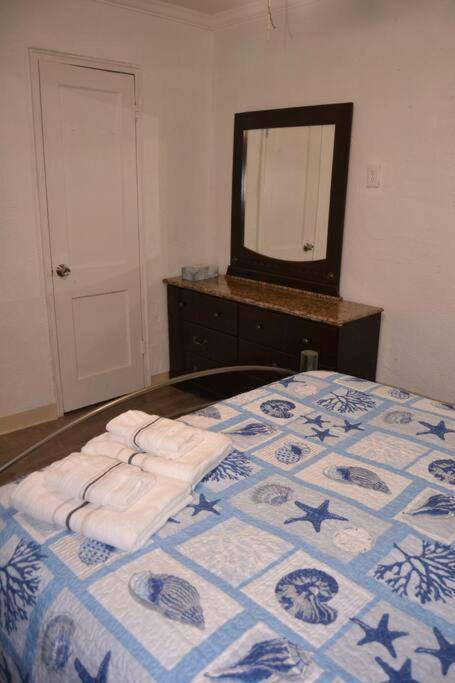 Bright And Cozy Lighthouse Cottage In Greenville Sc מראה חיצוני תמונה