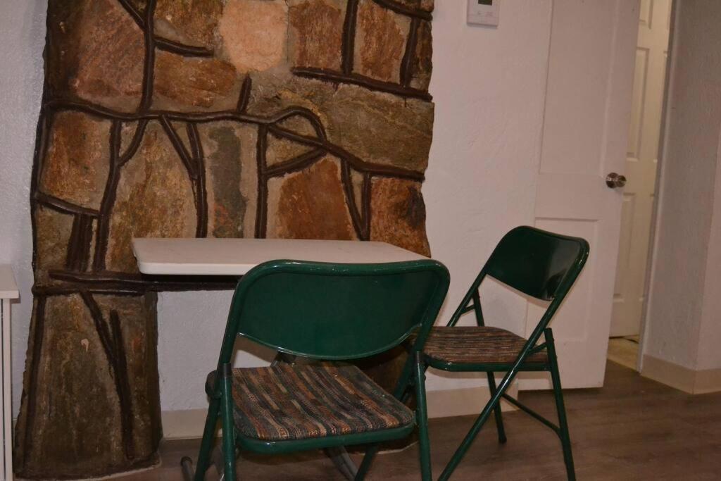 Bright And Cozy Lighthouse Cottage In Greenville Sc מראה חיצוני תמונה