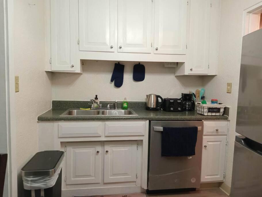 Bright And Cozy Lighthouse Cottage In Greenville Sc מראה חיצוני תמונה